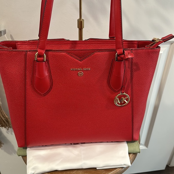 🪧 WEEKLY STEAL 🪧 Authentic Michael Kors “Mae” Medium Pebbled Leather Tote Bag - Picture 4 of 15